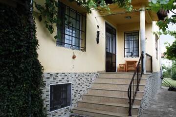 Фото номера Дом с 3 спальнями Дома для отпуска Guesthouse Planinsko Gnezdo г. Tŭzha 60