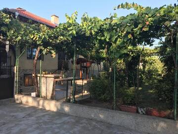Фото номера Дом с 3 спальнями Дома для отпуска Guesthouse Planinsko Gnezdo г. Tŭzha 27