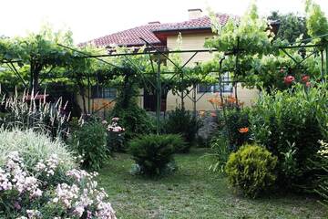 Фото номера Дом с 3 спальнями Дома для отпуска Guesthouse Planinsko Gnezdo г. Tŭzha 80